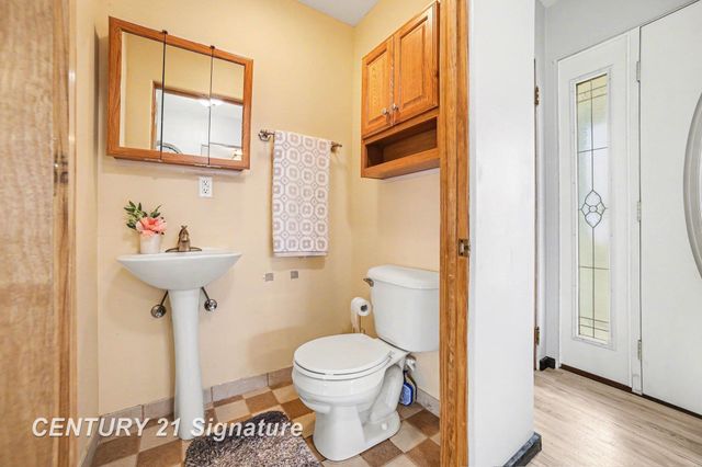 3036 E Miller Road, Midland Twp, MI 48640