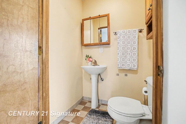 3036 E Miller Road, Midland Twp, MI 48640
