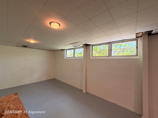 3036 E Miller Road, Midland Twp, MI 48640