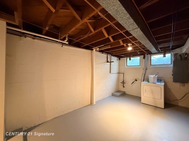 3036 E Miller Road, Midland Twp, MI 48640