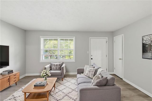 2322 Chestnut Log Loop, Lithia Springs, GA 30122
