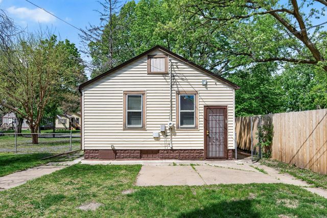5240 Dupont Avenue N, Minneapolis, MN 55430