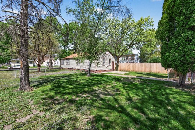 5240 Dupont Avenue N, Minneapolis, MN 55430