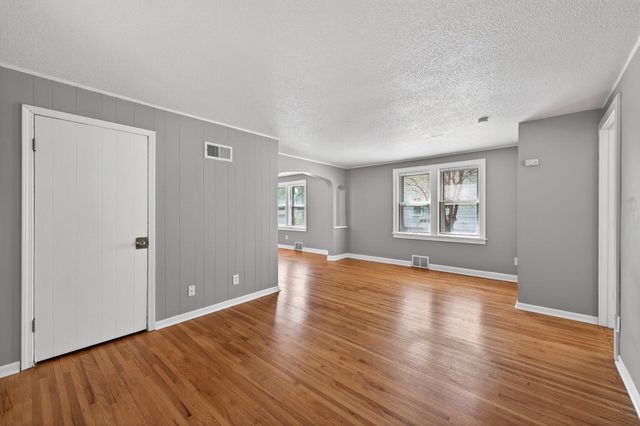 5240 Dupont Avenue N, Minneapolis, MN 55430