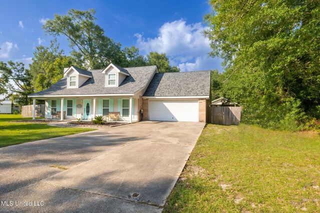 206 Vacation Lane, Waveland, MS 39576