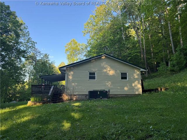 542 Hughart Drive, Charleston, WV 25312