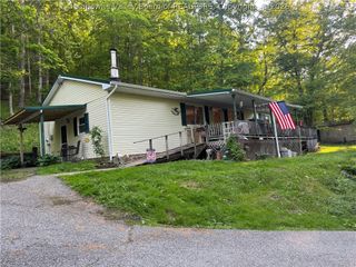 542 Hughart Drive, Charleston, WV 25312