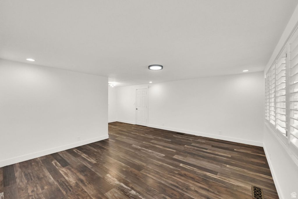 Image 12 of property listing at 745 S 900 E, Orem, UT 84097