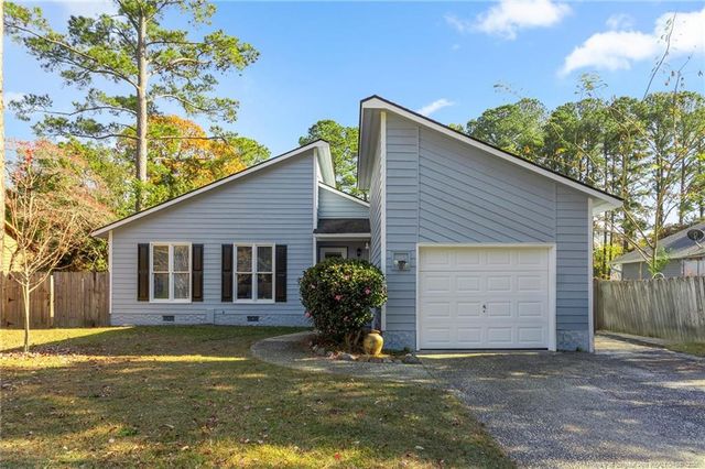 652 Dowfield Drive, Fayetteville, NC 28311