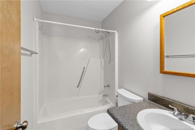 652 Dowfield Drive, Fayetteville, NC 28311