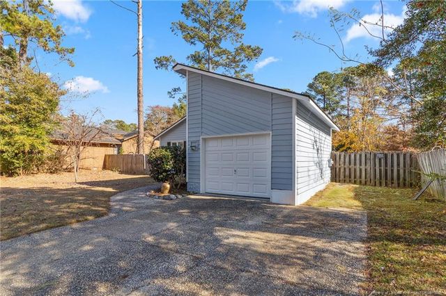 652 Dowfield Drive, Fayetteville, NC 28311