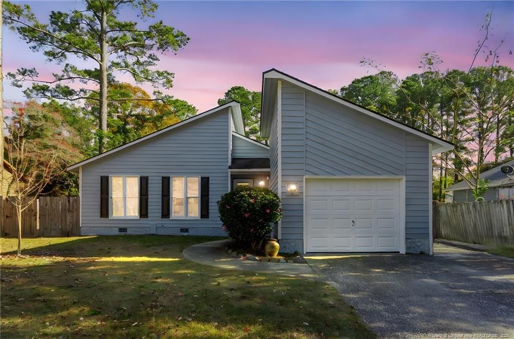 652 Dowfield Drive, Fayetteville, NC 28311