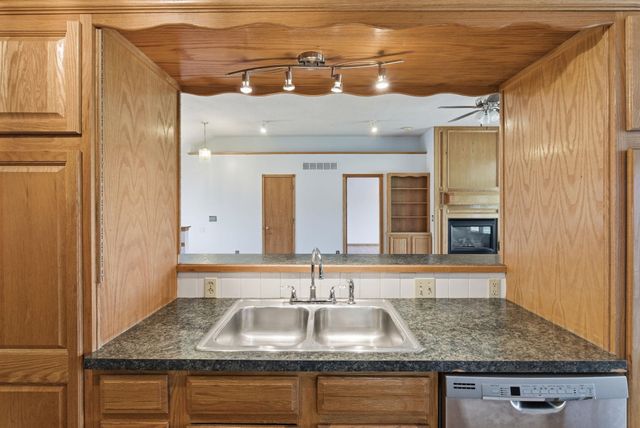 2209 N SANDPLUM STREET, Sedgwick, KS 67205