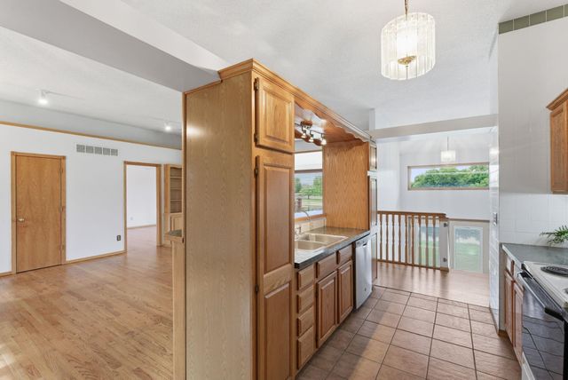2209 N SANDPLUM STREET, Sedgwick, KS 67205