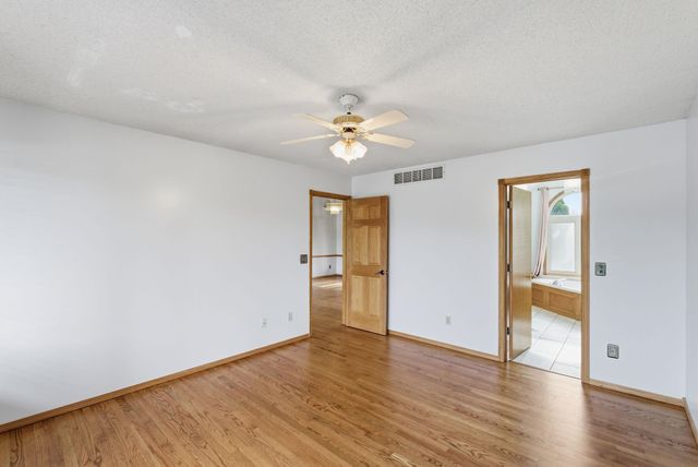 2209 N SANDPLUM STREET, Sedgwick, KS 67205