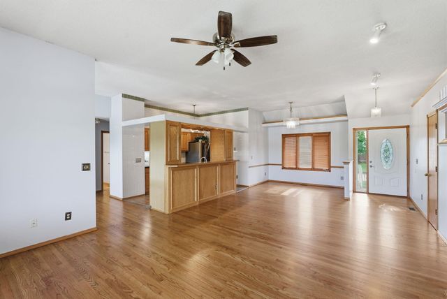 2209 N SANDPLUM STREET, Sedgwick, KS 67205