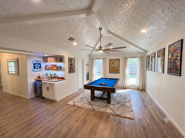 2200 Sand Creek Court, Arlington, TX 76006