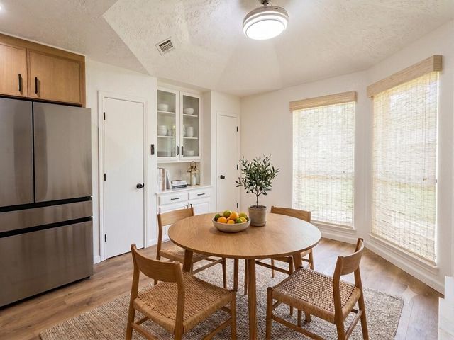 2200 Sand Creek Court, Arlington, TX 76006