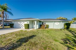 110 SE 13th PL, Cape Coral, FL 33990