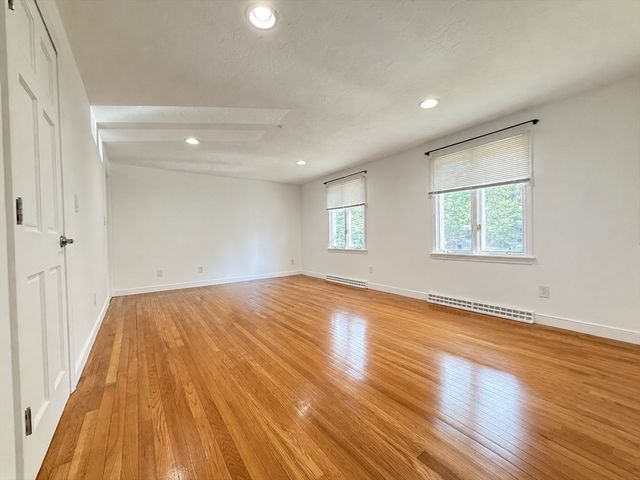 26 Hanmond Pond Pkwy 0, Brookline, MA 02467