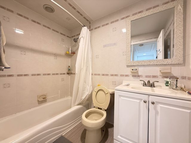 26 Hanmond Pond Pkwy 0, Brookline, MA 02467