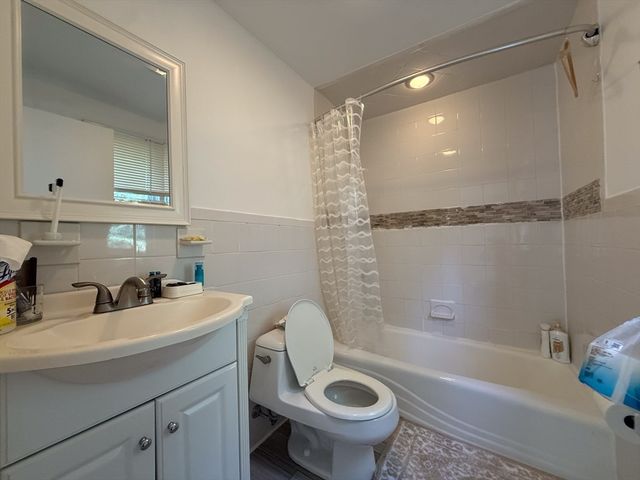 26 Hanmond Pond Pkwy 0, Brookline, MA 02467