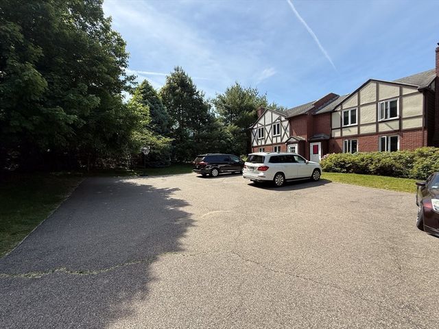 26 Hanmond Pond Pkwy 0, Brookline, MA 02467