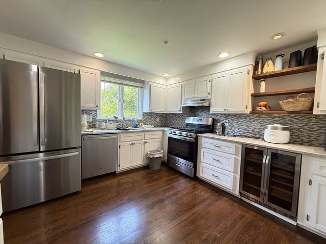 26 Hanmond Pond Pkwy 0, Brookline, MA 02467