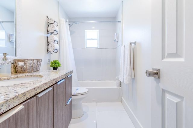 1836 NW 16th Ter, Miami, FL 33125