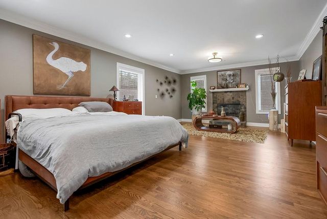 196 Glenview Street, Lake Quivira, KS 66217