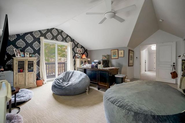 196 Glenview Street, Lake Quivira, KS 66217