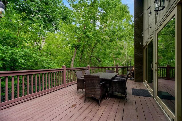 196 Glenview Street, Lake Quivira, KS 66217