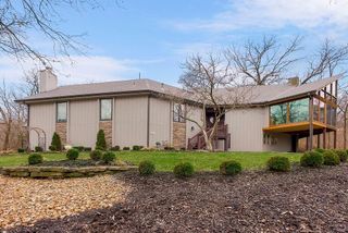 196 Glenview Street, Lake Quivira, KS 66217