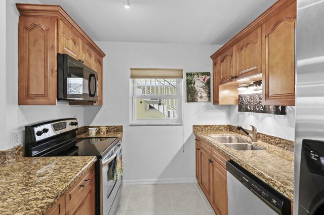 1315 Bayshore Drive 102, Fort Pierce, FL 34949