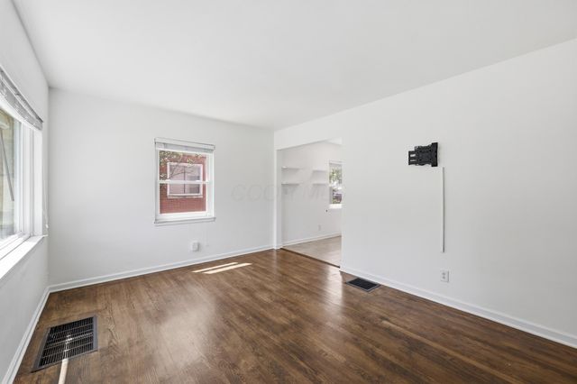 943 S Chesterfield Road, Columbus, OH 43209