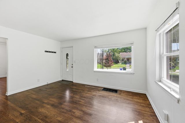 943 S Chesterfield Road, Columbus, OH 43209