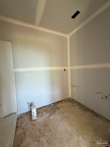 5130 Blackmon Dr, Jay, FL 32565