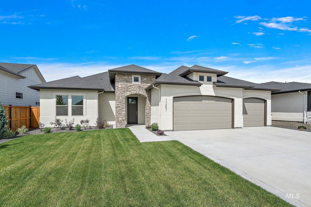 11251 S Saylis Way, Kuna, ID 83634