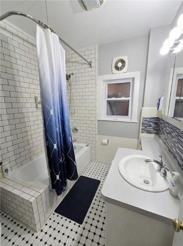 224 S Pacific Ave 1, Friendship Park, PA 15214