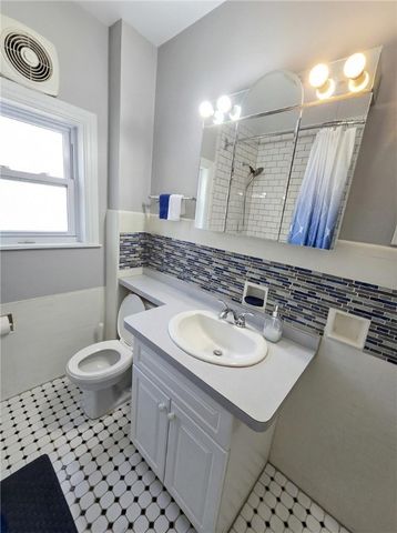 224 S Pacific Ave 1, Friendship Park, PA 15214