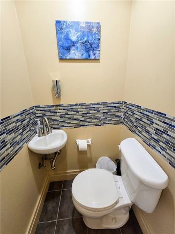 224 S Pacific Ave 1, Friendship Park, PA 15214