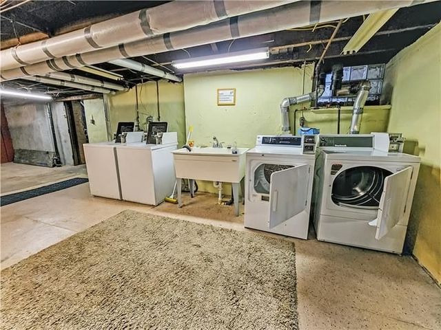 224 S Pacific Ave 1, Friendship Park, PA 15214