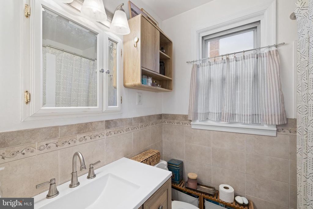 Image 16 of property listing at 6834 DULUTH AVE, Dundalk, MD 21222