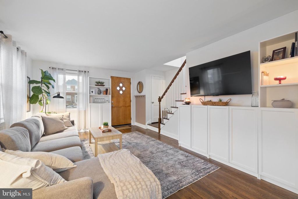 Image 5 of property listing at 6834 DULUTH AVE, Dundalk, MD 21222