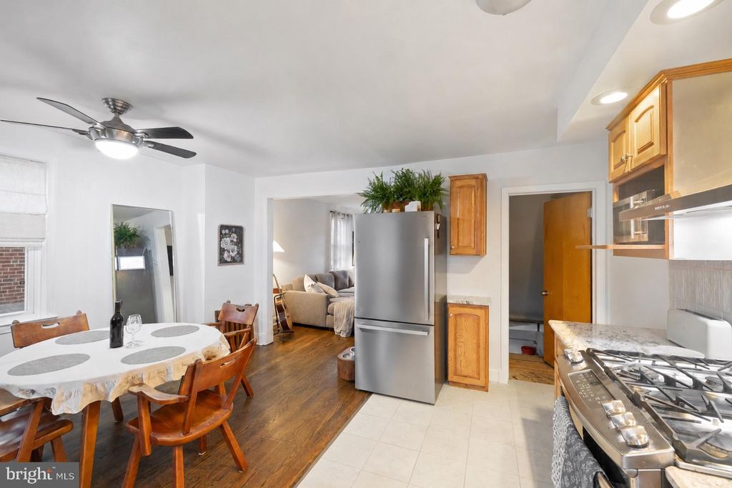 Image 6 of property listing at 6834 DULUTH AVE, Dundalk, MD 21222