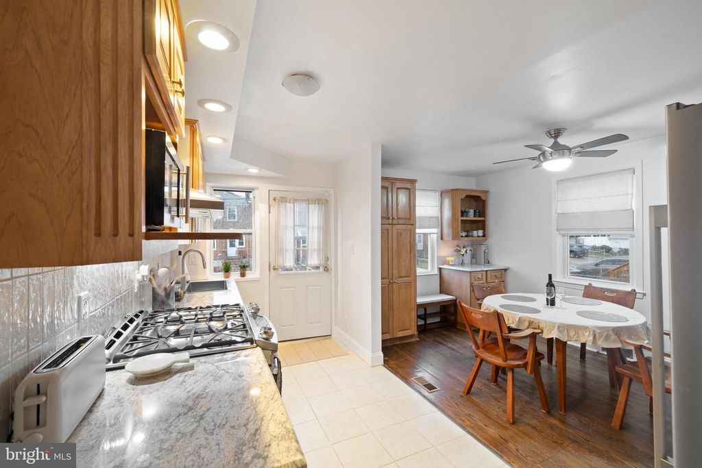 Image 8 of property listing at 6834 DULUTH AVE, Dundalk, MD 21222