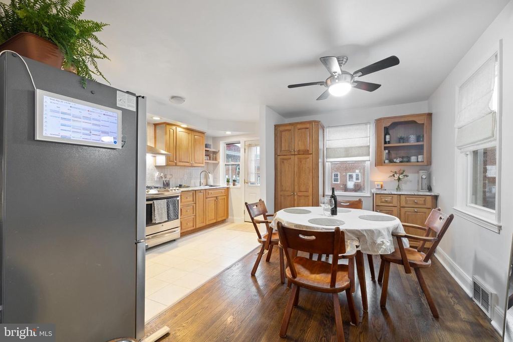Image 9 of property listing at 6834 DULUTH AVE, Dundalk, MD 21222