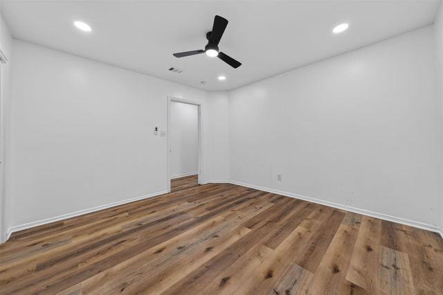 310 Nasturtium Street, Lake Jackson, TX 77566