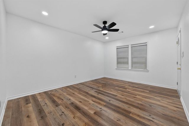 310 Nasturtium Street, Lake Jackson, TX 77566
