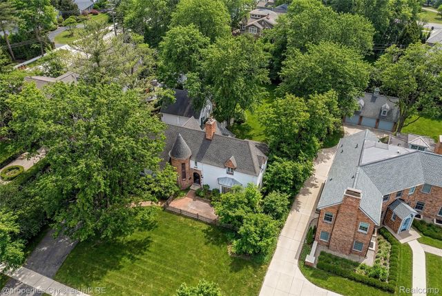 852 Puritan Avenue, Birmingham, MI 48009